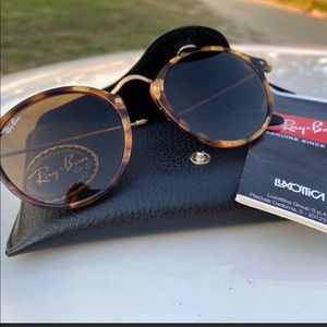 NEW Rayban Round Fleck Sunglasses